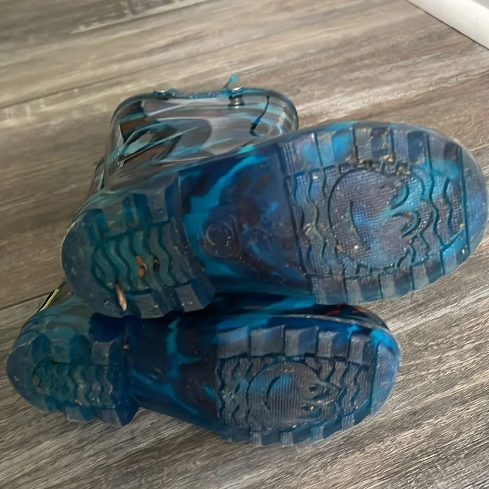 Western Chief Shark Camo Light Up Rainboots Size 7 Blue